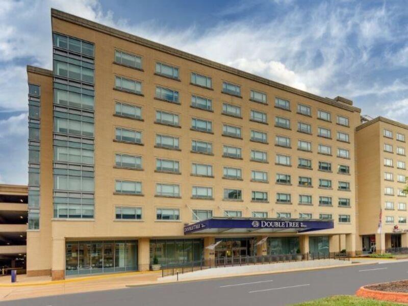 Doubletree By Hilton St. Louis Forest Park Exterior photo