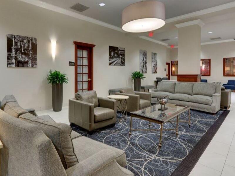 Doubletree By Hilton St. Louis Forest Park Exterior photo