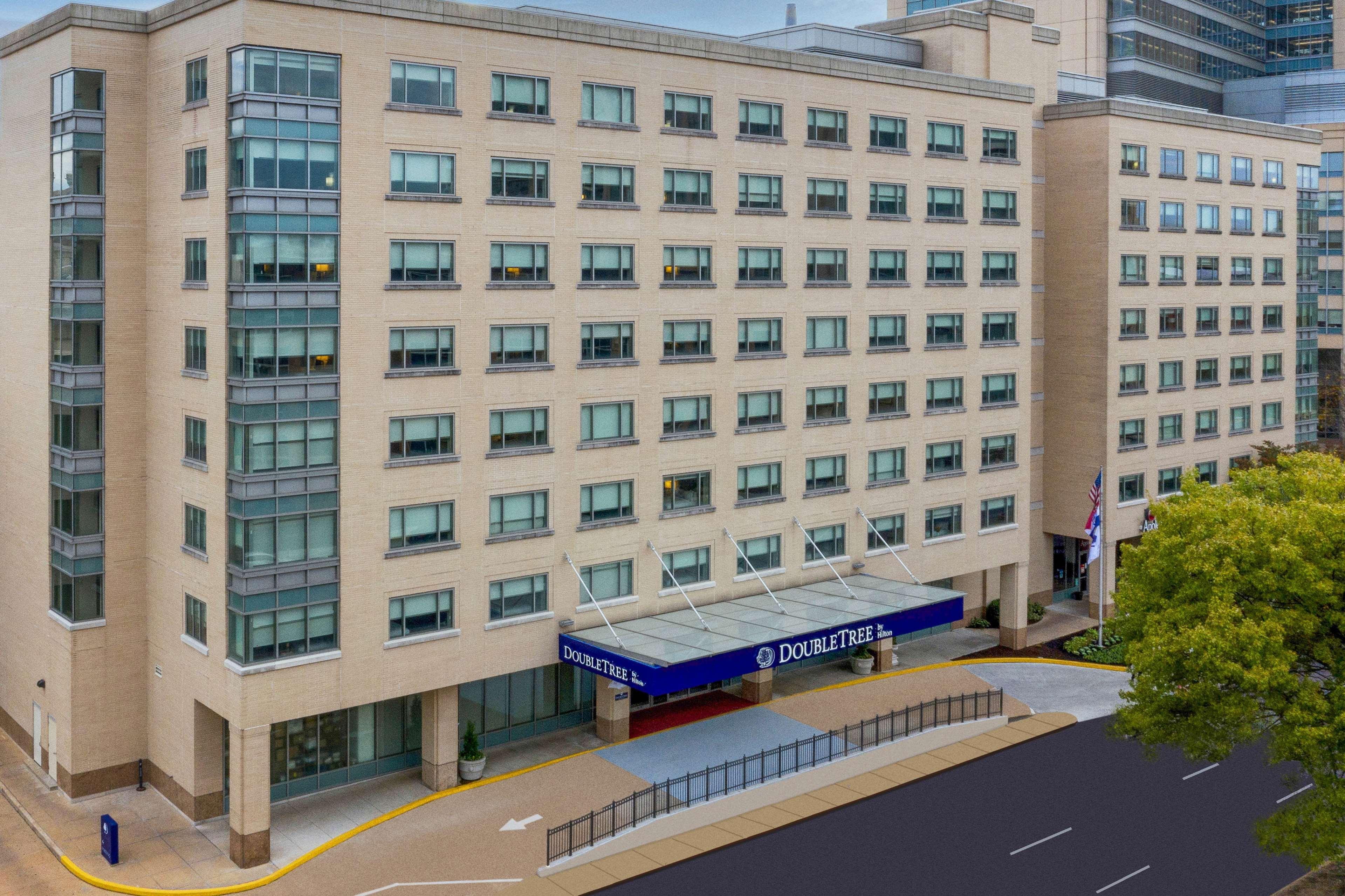 Doubletree By Hilton St. Louis Forest Park Exterior photo