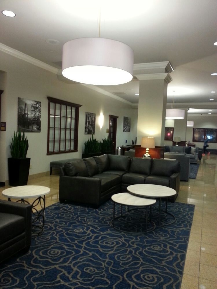 Doubletree By Hilton St. Louis Forest Park Exterior photo