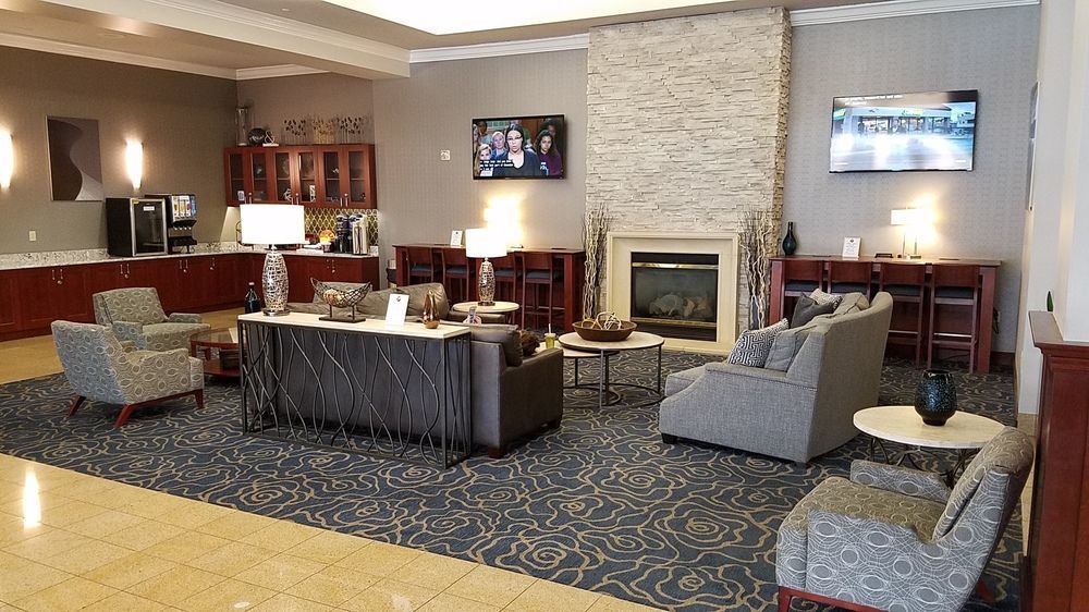 Doubletree By Hilton St. Louis Forest Park Exterior photo